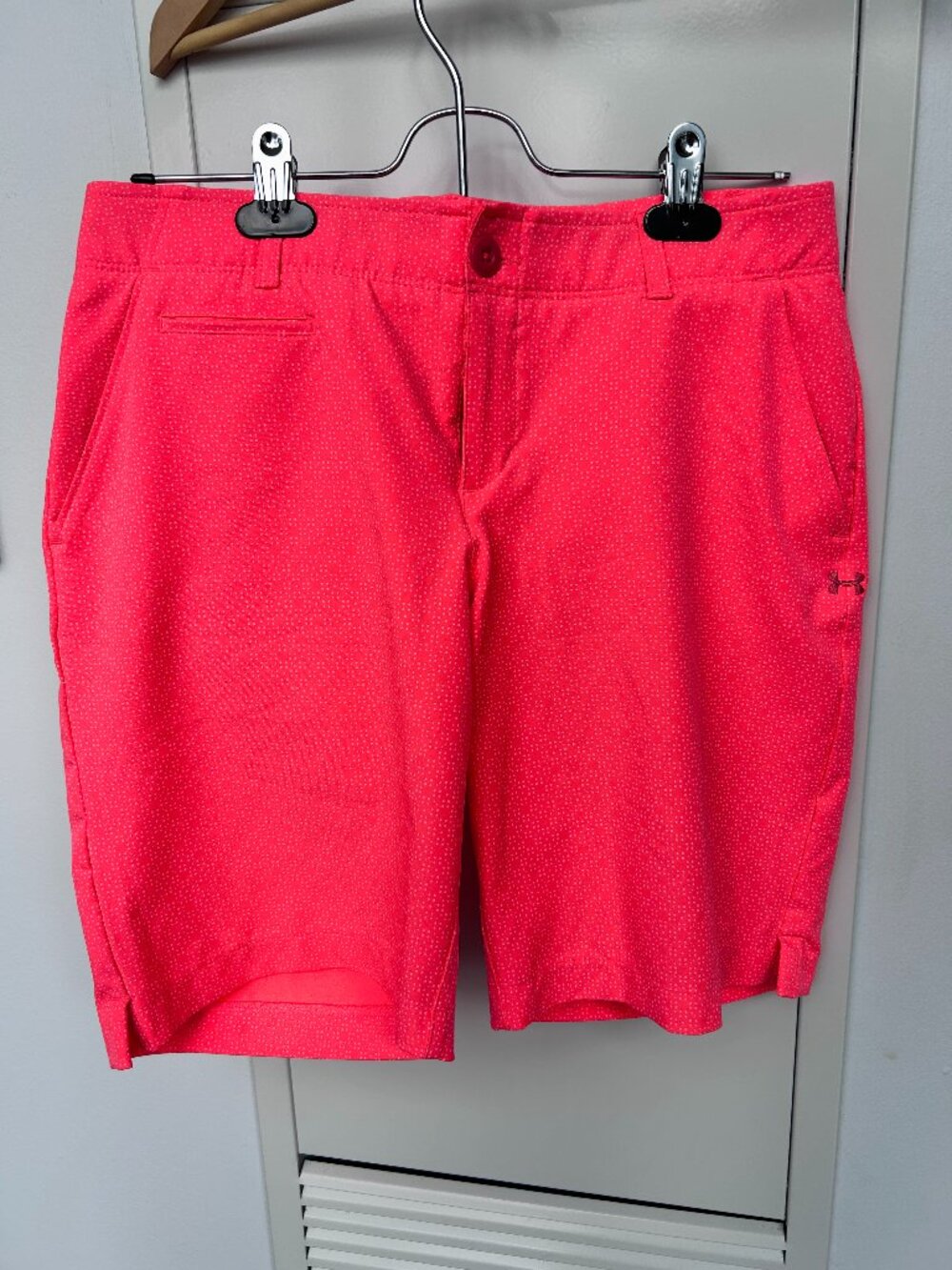 UNDER ARMOUR GOLF SHORTS